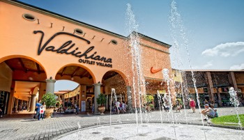 valdichiana outlet italy florence